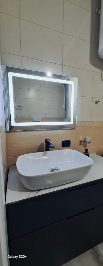 Avi - Daily Rent Apartment Tiran Dış mekan fotoğraf